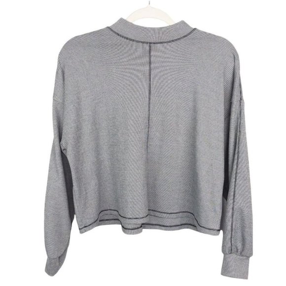 URBAN Romantics Sweaters - Urban Romantics Navy White Mock Neck Knit Sweater Long Sleeves Boxy Fit Sz Small